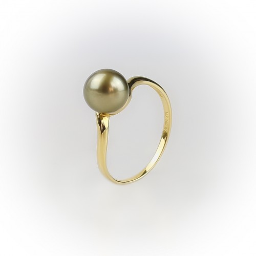 Asymmetrical 18K gold ring...