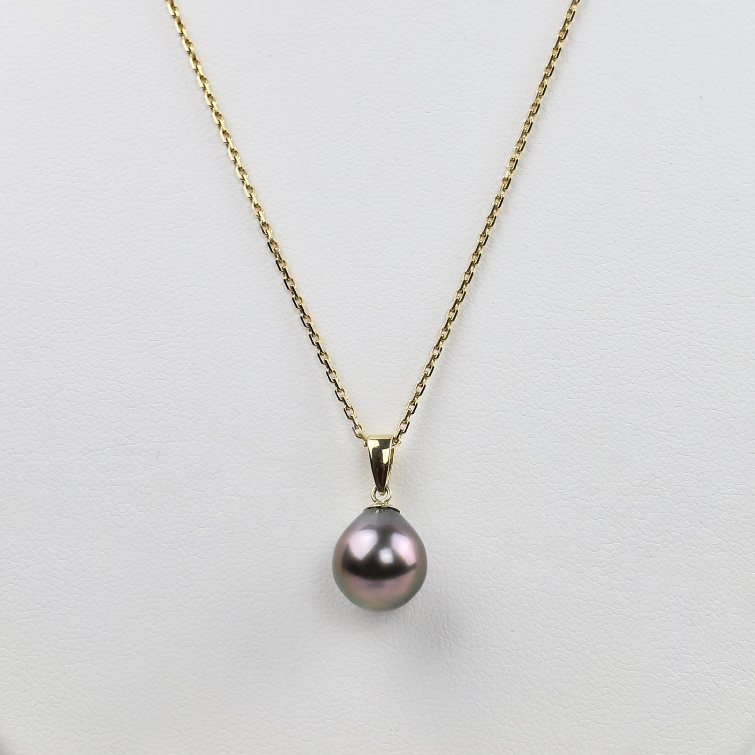 18K yellow gold pendant from the 